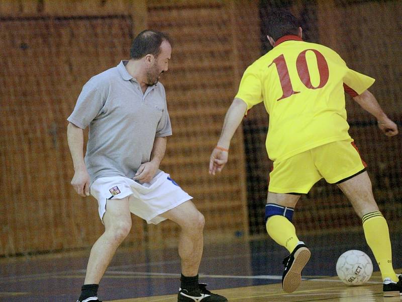 Z 18. hracího dne kutnohorské futsalové ligy - duel katlovští Žabáci - U Hrnčíře (5:3).