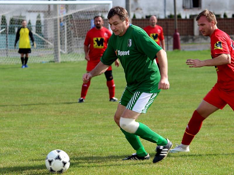 Fotbalová III. třída: TJ Sokol Červené Janovice - FC Bílé Podolí B 2:3 (1:1).