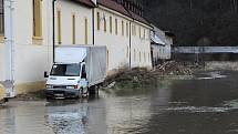 Hladina Sázavy v Kácově se zvedla až na první stupeň povodňové aktivity 11. ledna 2015