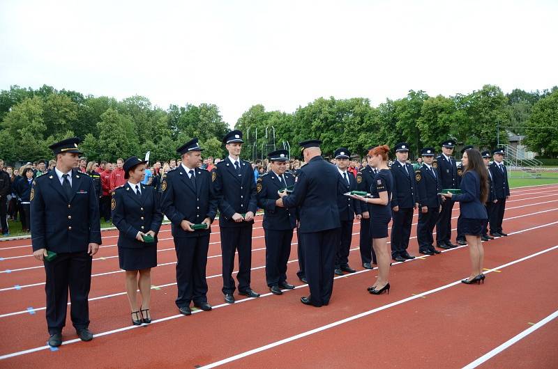 Na Městském stadionu Sletiště v Kladně se o víkendu 23. a 24. června uskutečnila hlavní část Krajské soutěže v požárním sportu profesionálních a dobrovolných hasičů.