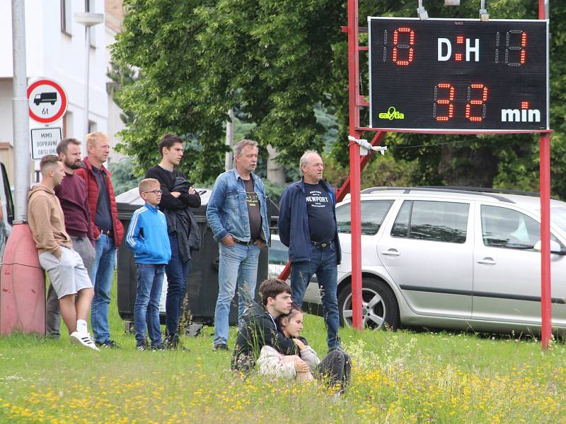 Letní liga Pivovaru Kutná Hora: TJ Viktoria Sedlec - TJ Sokol Červené Janovice 3:4 (0:2).