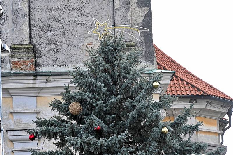 Vánoční prodejní trhy v Uhlířských Janovicích.
