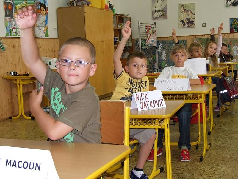 V první třídě na Základní škole na náměstí Jana Žižky z Trocnova v Čáslavi.