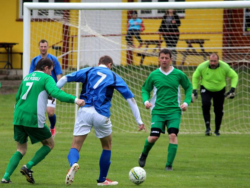 Fotbalová III. třída: TJ Sokol Červené Janovice - FC Bílé Podolí B 1:2 pk (0:0).