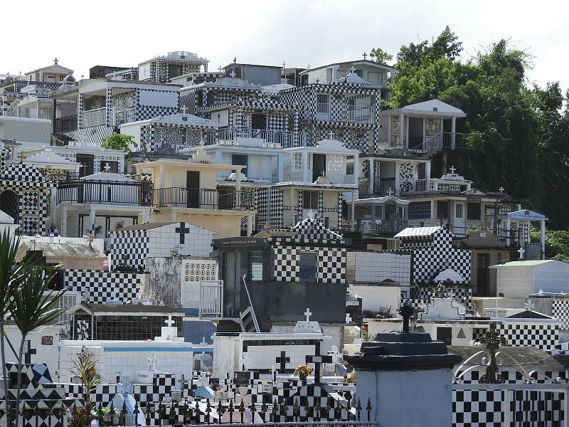 Nejfotografovanější hřbitov světa je v karibském Guadeloupe.