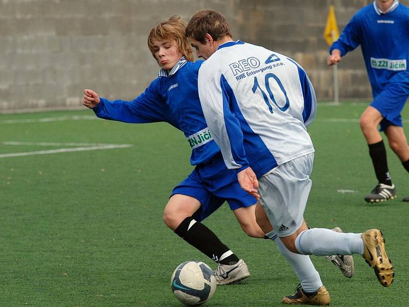 Fotbal divize: St. dorost Čáslav - Turnov/Pěnčín 3:2, sobota 7. listopadu 2009