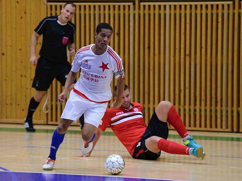 2. kolo Chance futsal ligy: FC Benago Zruč n. S. - SK Slavia Praha 6:3, 16. září 2016.