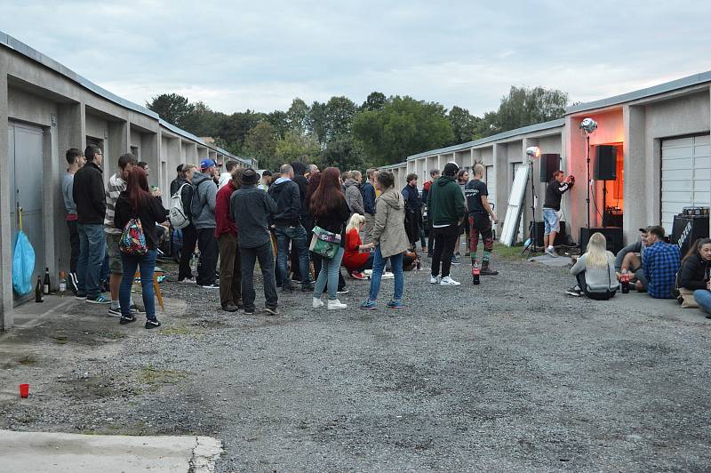 Mezi garážema, festival plný hudby, se konal prví zářijovou sobotu.