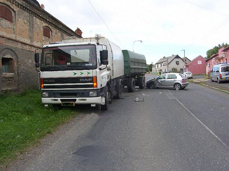 Dopravní nehoda v Miskovicích 30. srpna 2010.