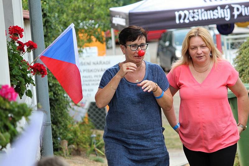 Z druhého dne 19. letního multižánrového festivalu Tyjátrfest na Kaňku.