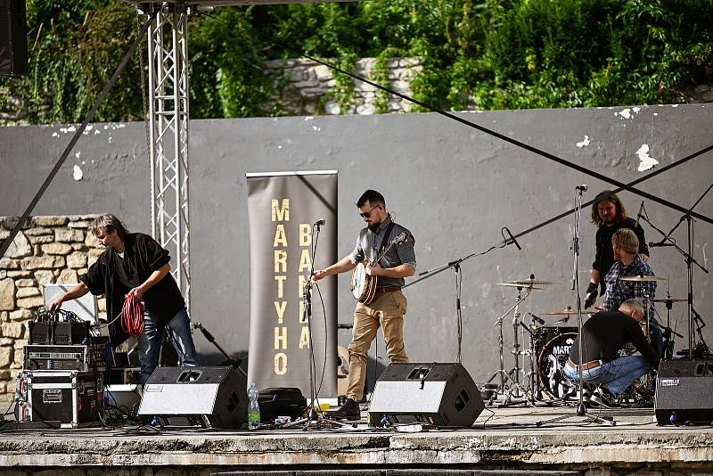 Park pod Vlašským dvorem se dočkal slavnostního otevření.