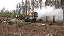 Požár harvestoru způsobil škodu za čtyři miliony korun.