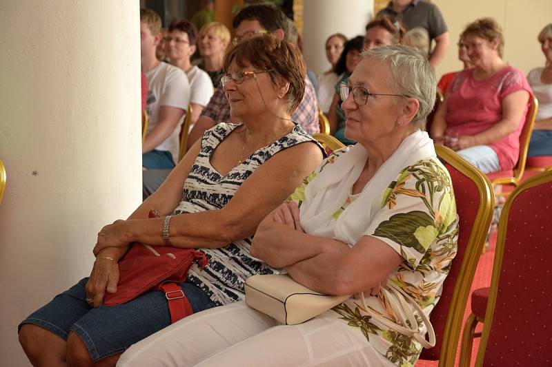 Z besedy s cestovatelem Markem Slobodníkem v rámci cyklu Křeslo pro hosta ve Zruči nad Sázavou.