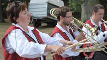 Koncert dechové kapely Křídlovanka hostil zámecký park ve Zruči nad Sázavou.