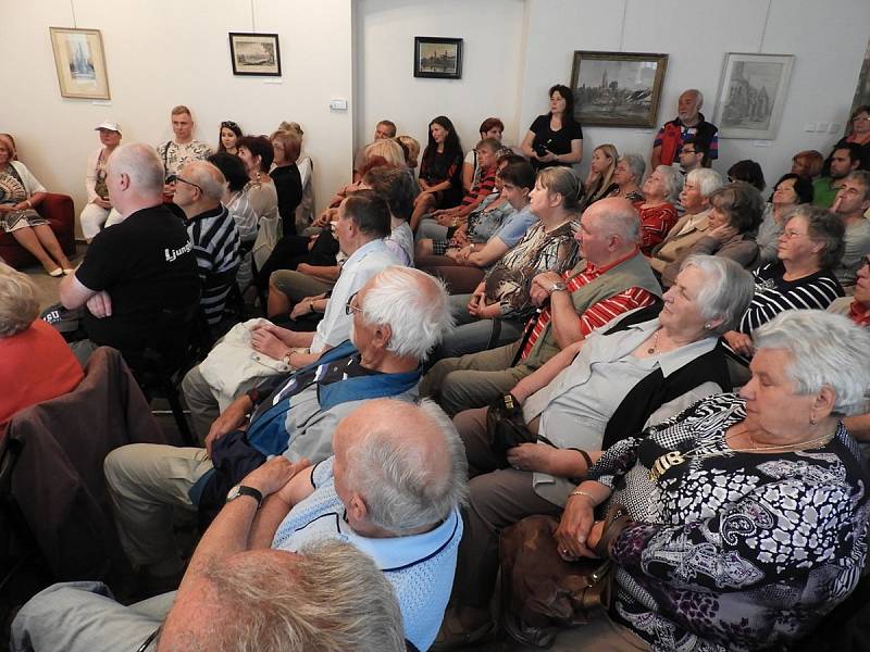 Z besedy s bývalým náčelníkem vojenské zpravodajské služby a bezpečnostním poradcem Andorem Šándorem v Čáslavi.