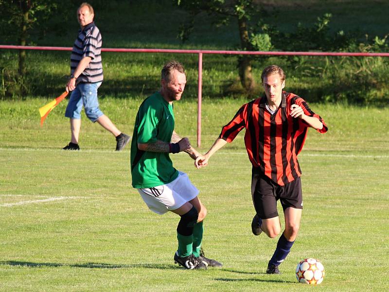 Fotbalová IV. třída, skupina B: TJ Rozvoj Křesetice B - SK Zbraslavice B 1:1 (0:0).