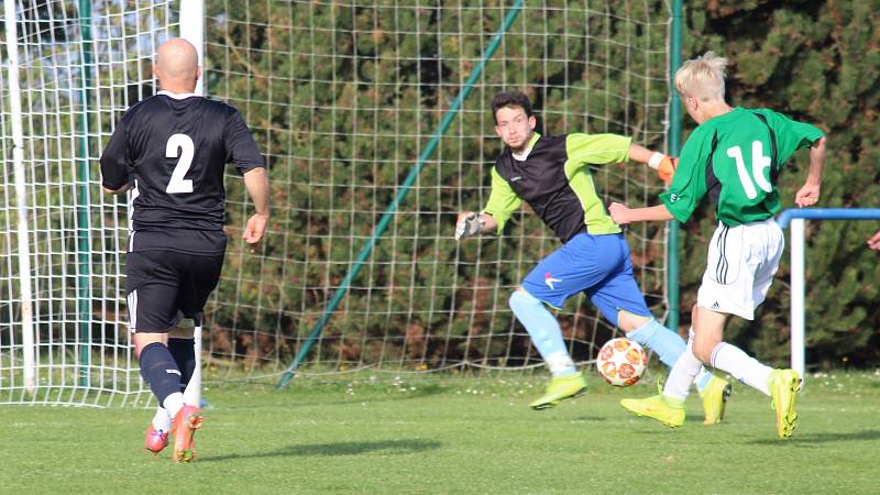 Fotbalová IV. třída, skupina B: SK Zbraslavice B - TJ Sokol Kaňk B 1:3 (1:0).