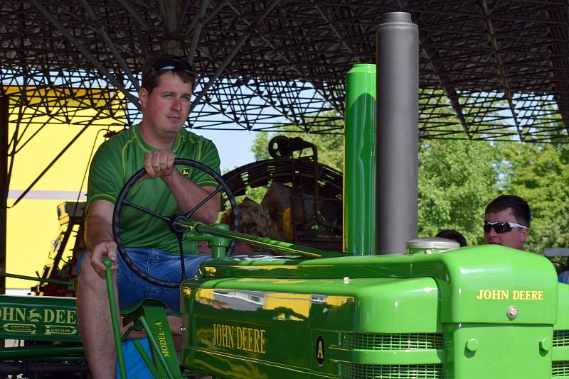 Pradědečkův traktor opět nabídl zajímavou podívanou