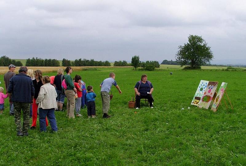 Odpoledne plné her a soutěží čekalo na návštěvníky Dětského dne ve Vidicích.