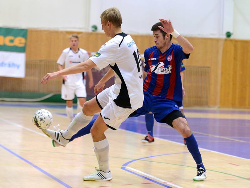 10. kolo CHANCE futsal ligy: Benago Zruč n. S. - Mados MT Hr. Králové 6:2.