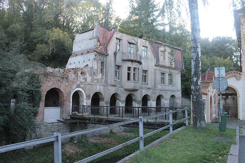 Demolice Nových mlýnů (Komoráčovský a Miránskovský) v Kutné Hoře.