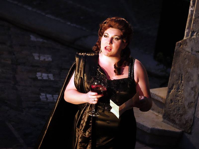 21. ročník mezinárodního hudebního festivalu Operní týden vyvrcholil inscenací opery Giuseppe Verdiho Macbeth.