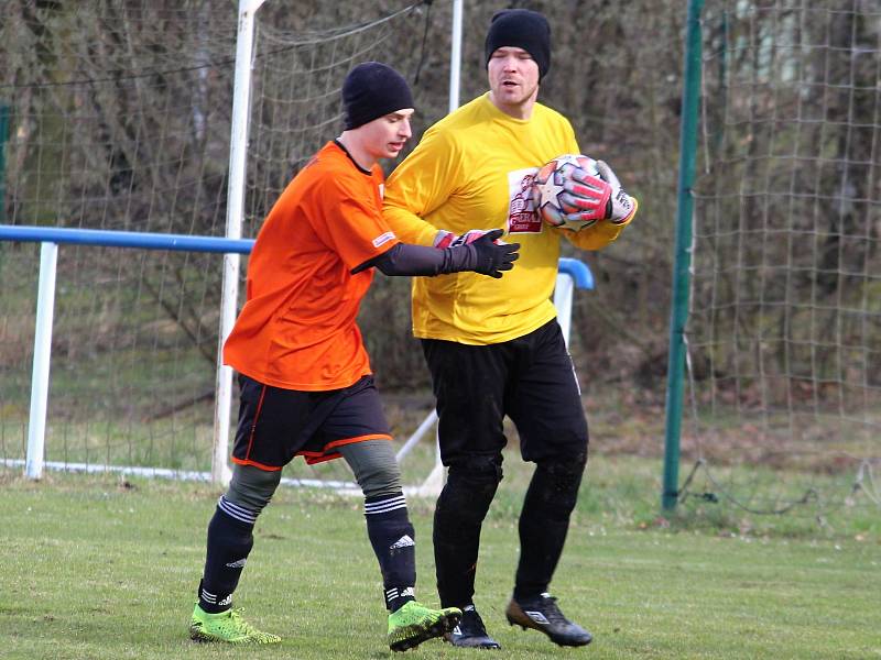 Fotbalová IV. třída, skupina B: SK Zbraslavice B - SK Malešov B 2:4 (0:2).