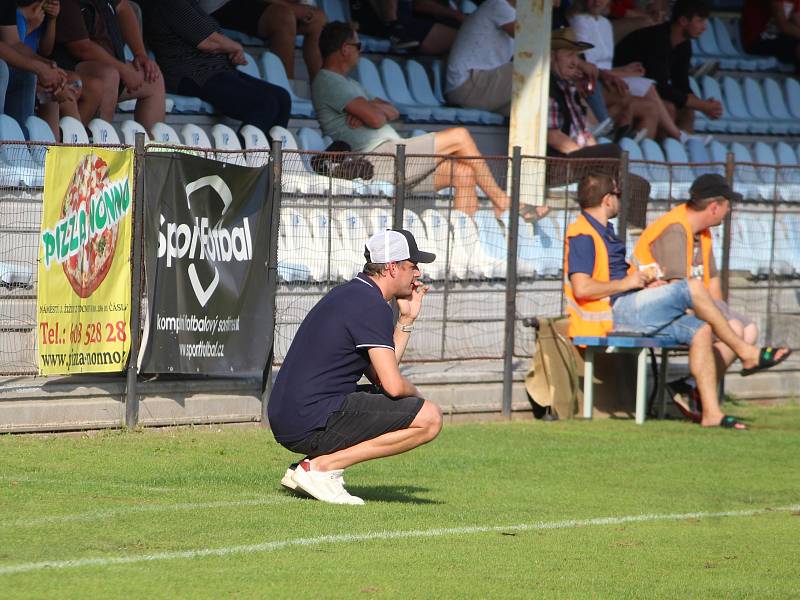 Fotbalová divize, skupina C: FK Čáslav - TJ Dvůr Králové nad Labem 3:0 (1:0).