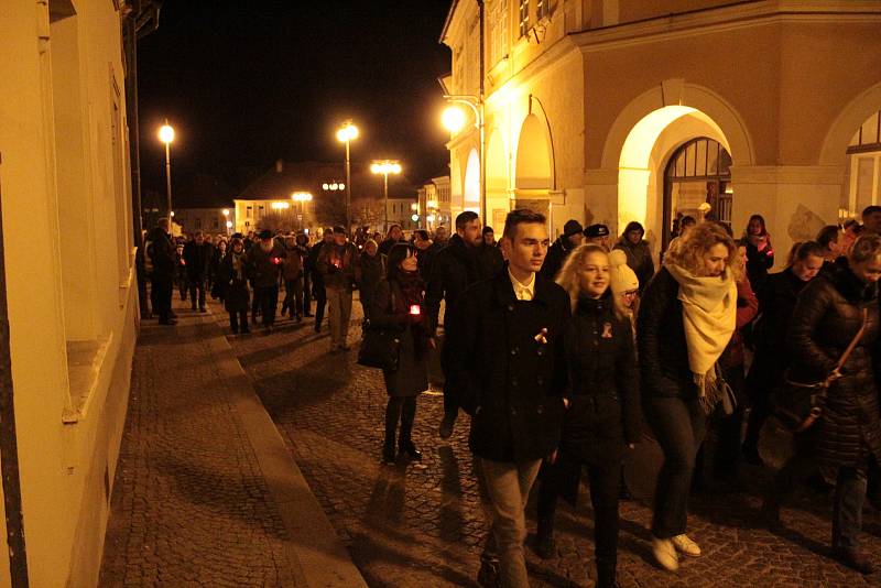 Happening v Kutné Hoře k výročí 17. listopadu.