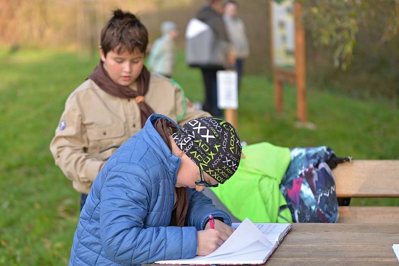 Projekt Krokus realizuje irská organizace Holocaust Education Trust Ireland, ve spolupráci s Oddělením pro vzdělávání a kulturu Židovského muzea v Praze.