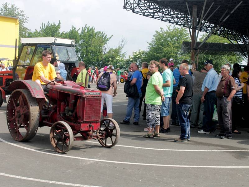 Pradědečkův traktor 2016 v Čáslavi