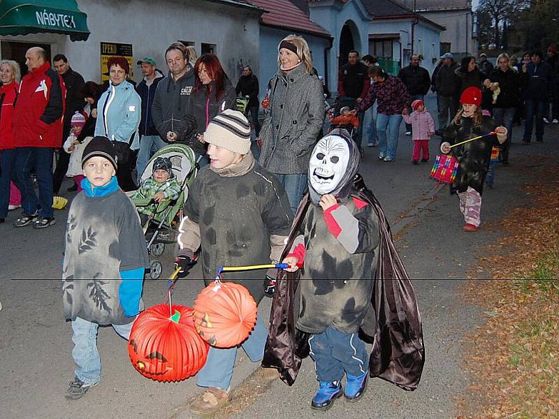 Podzimní slavnost s lampionovým průvodem se uskutečnila v úterý v Malíně.