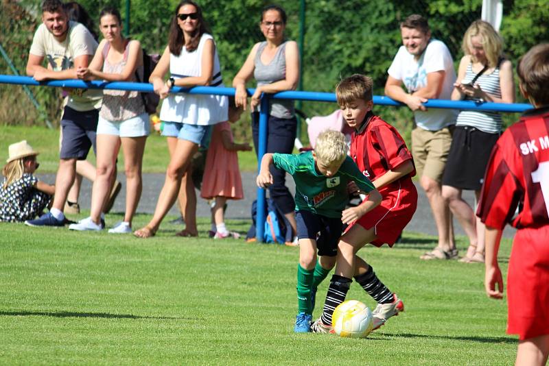 Z finálového turnaje Okresního fotbalového svazu Kutná Hora starších přípravek v Suchdole.