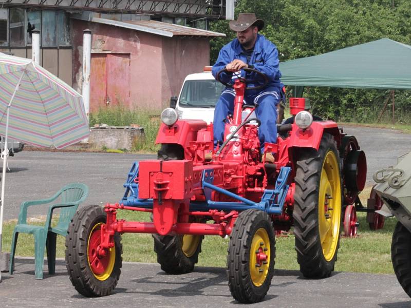 Pradědečkův traktor 2016 v Čáslavi