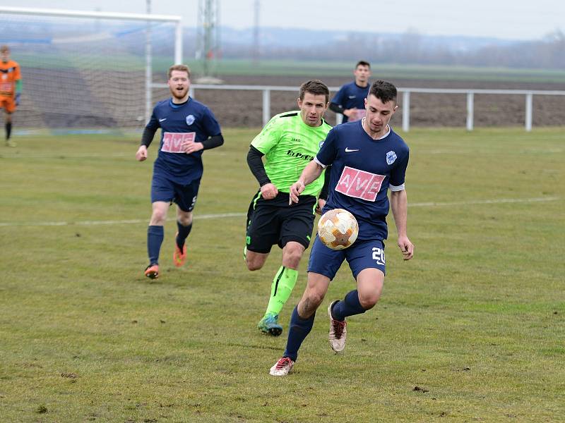 Zápas 16. kola fotbalové I. A třídy, skupiny B mezi domácím Hlízovem a Čáslaví B.