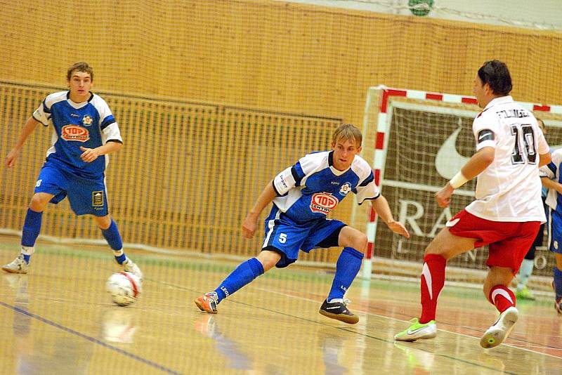 1. kolo 1. futsalové ligy: Benago - Torf Pardubice, 3. září 2010.