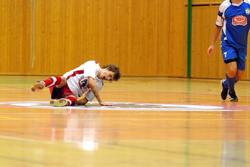 1. kolo 1. futsalové ligy: Benago - Torf Pardubice, 3. září 2010.