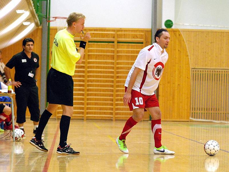 1. kolo 1. futsalové ligy: Benago - Torf Pardubice, 3. září 2010.