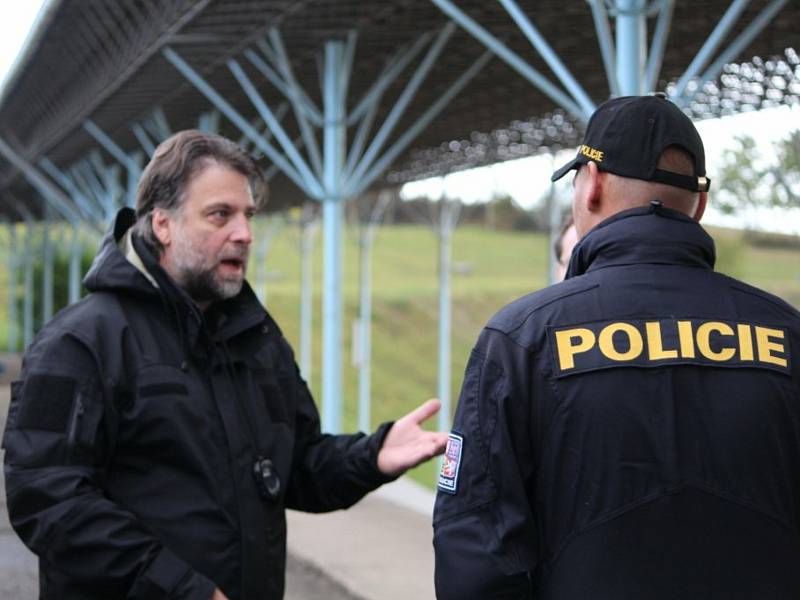 Z projektu Přes bariéry s policií na atletickém stadionu SKP Olympia v Kutné Hoře.