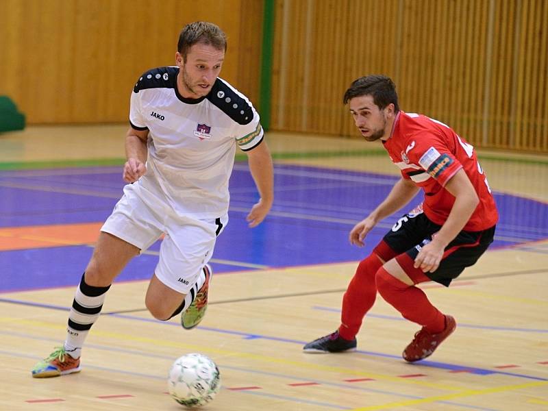 4. kolo CHANCE futsal ligy: Benago Zruč n. S. - Tango Hodonín 3:3, 7. října 2016.