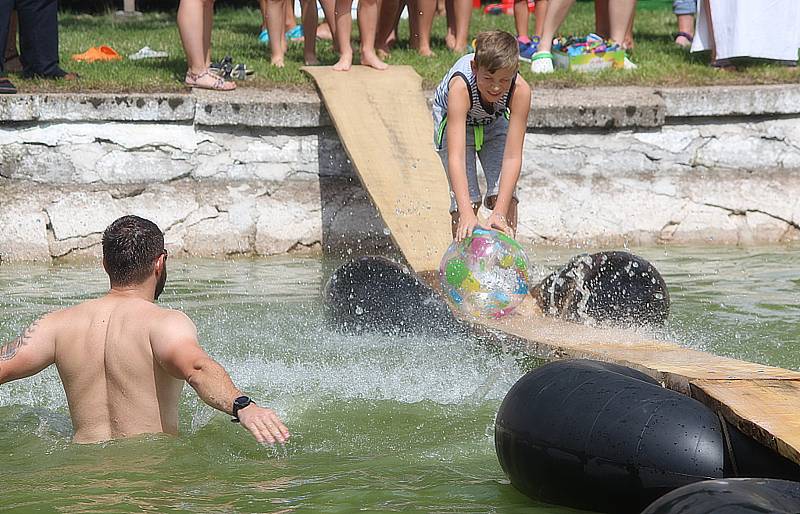 Tradiční polnochrčická neckiáda je v plném proudu