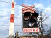 Srážka vlaku a osobáku na přejezdu v Třebíči: na místě jsou zranění
