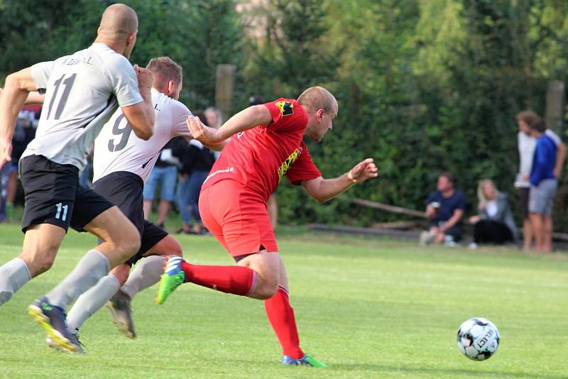 Fotbalová III. třída: FK Záboří nad Labem - TJ Sokol Červené Janovice 4:2 (2:1).