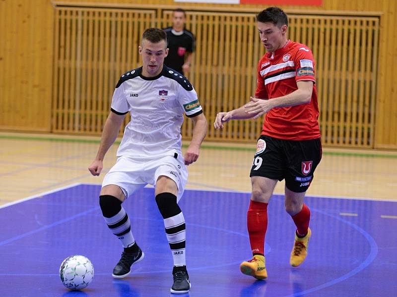 4. kolo CHANCE futsal ligy: Benago Zruč n. S. - Tango Hodonín 3:3, 7. října 2016.