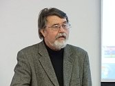 V Čáslavi přednášel profesor Petr Čornej.