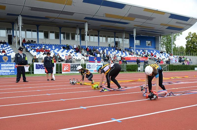 Na Městském stadionu Sletiště v Kladně se o víkendu 23. a 24. června uskutečnila hlavní část Krajské soutěže v požárním sportu profesionálních a dobrovolných hasičů.