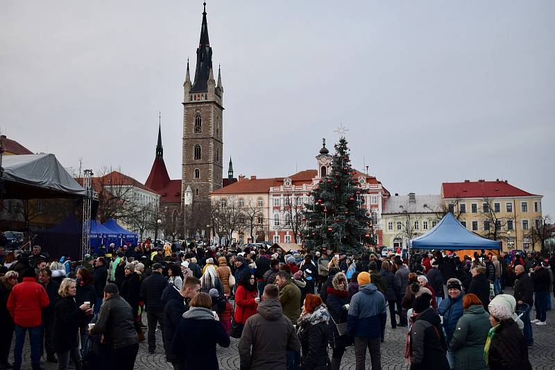 Z rozsvícení vánočního stromu na náměstí Jana Žižky z Trocnova v Čáslavi.