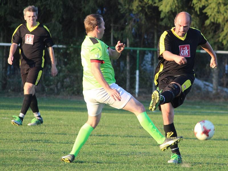 Fotbalová III. třída: FC Bílé Podolí B - TJ Sokol Červené Janovice 7:1 (2:0).