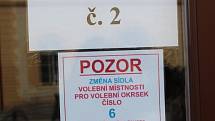 Volební místnost v ZŠ Náměstí v Čáslavi.