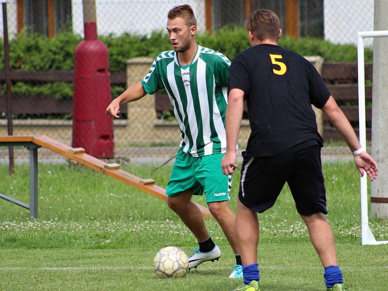 Z dvacátého ročníku Pukma Cupu, turnaje v malé kopané v Červených Janovicích.